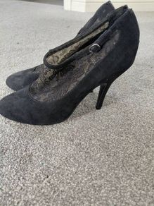 Oasis heels with lace details