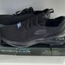 New Skechers runners mens in box Image 7