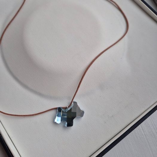 Swarovski crystal blue dog corded necklace very good condition