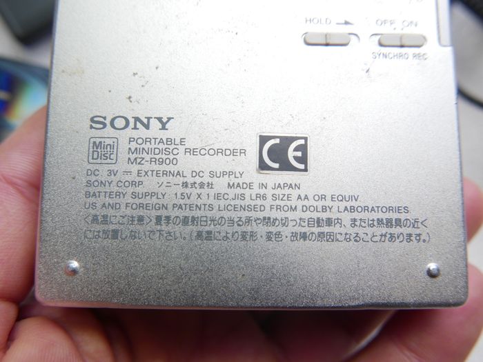 Sony MD Walkman - Portable MiniDisc Player - Silver (MZ-R900) - works well.