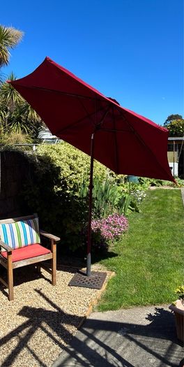 Crank and tilt 2.5m Garden Parasol