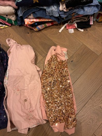 Girls bundle (250 items)