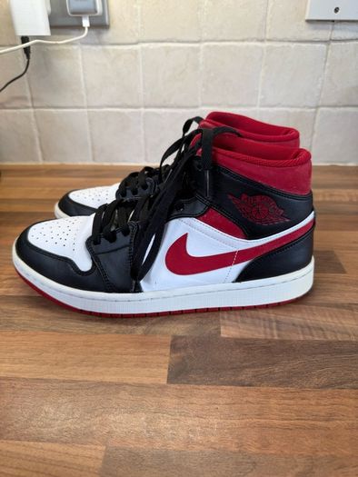 Nike Air Jordan runners hi top