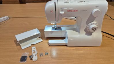 Singer 2282 Sewing Machine