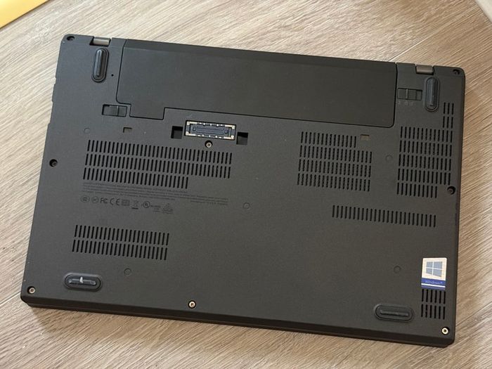 Lenovo Thinkpad X270 I5-7300u  8gb Ram 256gb Ssd