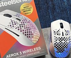 SteelSeries Aerox 3 Wireless gaming mouse - white