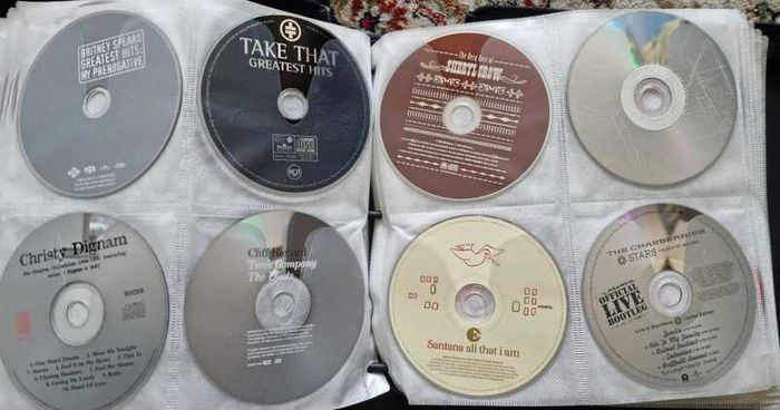 160 CD + Case. All CD's in perfect playable condition.