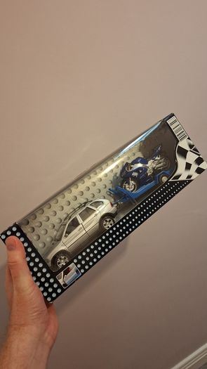 Sports-Team BMW X5 & Yamaha YZF-R1 Motorbike Cast Model