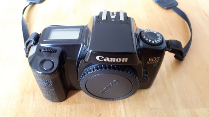 Canon EOS 35mm film camera for sale 700 1000F 5000
