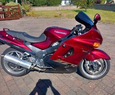 2002 Kawasaki 1052