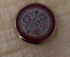 Vintage Stratton Powder Compact