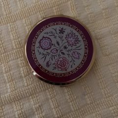 Vintage Stratton Powder Compact