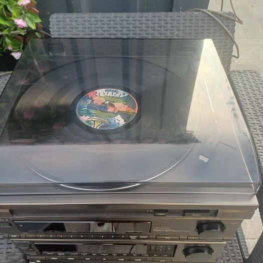 Sony's Liberty LBT-D System highly sought-after System including the matching Turntable in great condition