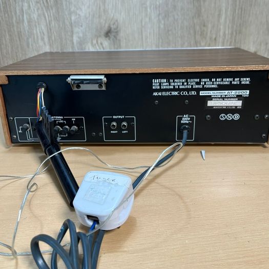 Akai AT-2200 -Vintage Silver Face Tuner Tested Working + Manual FLAWS
