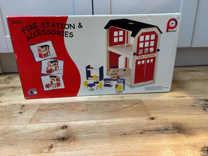 Pintoy Wooden Firestation