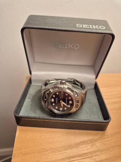 Seiko Diver 200m V736-7A10
