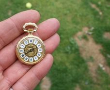 Vintage Ingersoll women's wind-up pocket watch (works well)