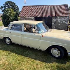 Vintage Mercedes W110  190c
