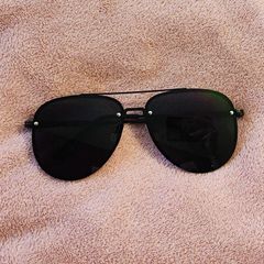 River Island Black Aviator Sunglasses (Cracked Lens)