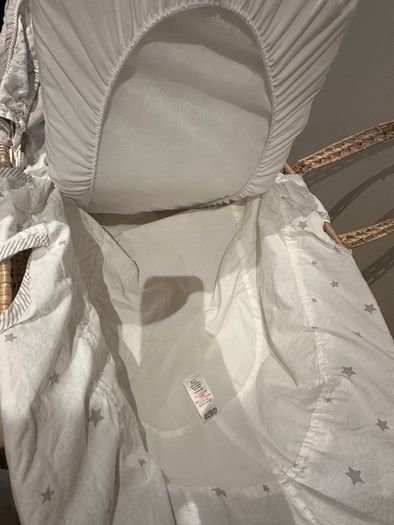 Moses basket with stand