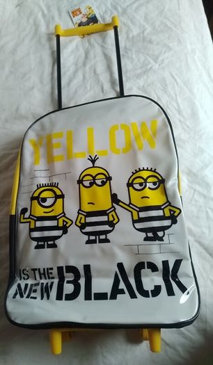 Minions / Despicable Me Childs wheeled trolley cable bag