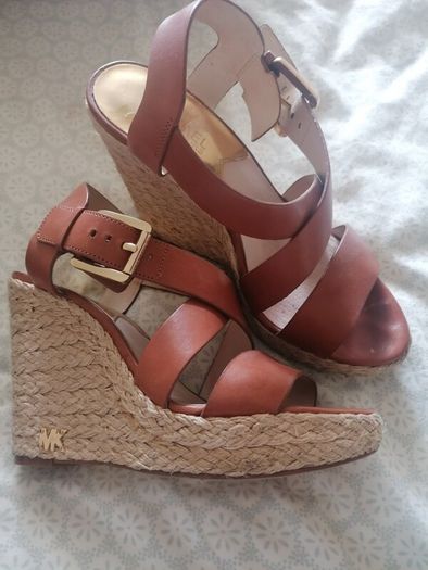 Michael Kors wedge sandal size 39