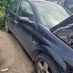Black renault megane