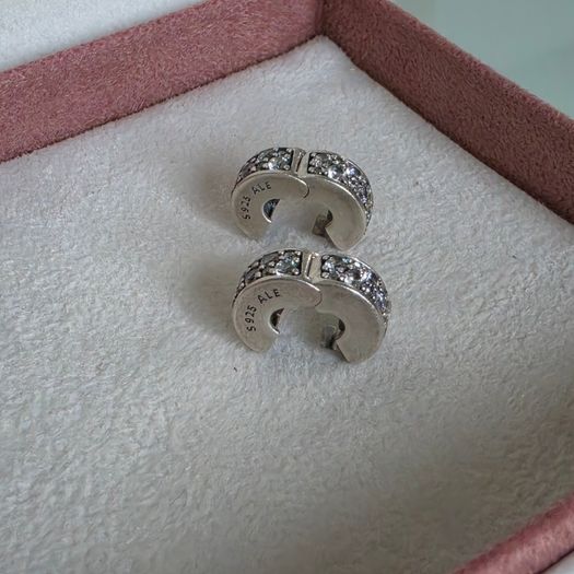 Pandora sparkly clear charm clips very good condition hallmarked