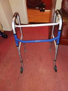 2 Wheel walking frame