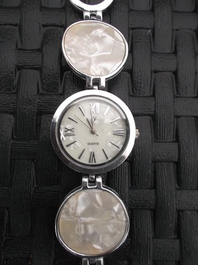 Lovely Quartz Watch;needs battery