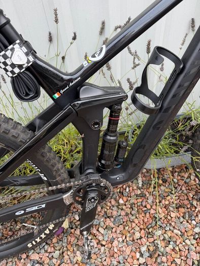 Canyon full suspension carbon Mountain Bike