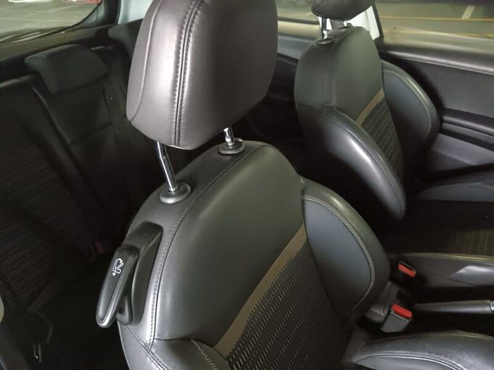 Peugeot 208 2014