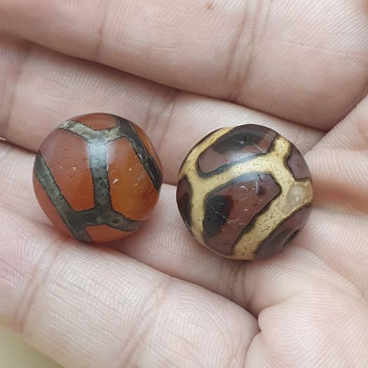 Lot of 2 Vintage Etched Carnelian Agate Beads