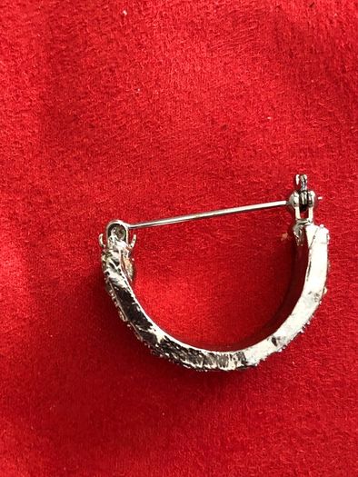brooch