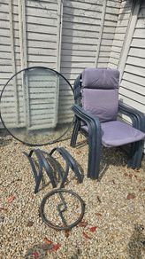 round table and 4 chairs