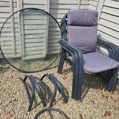 round table and 4 chairs