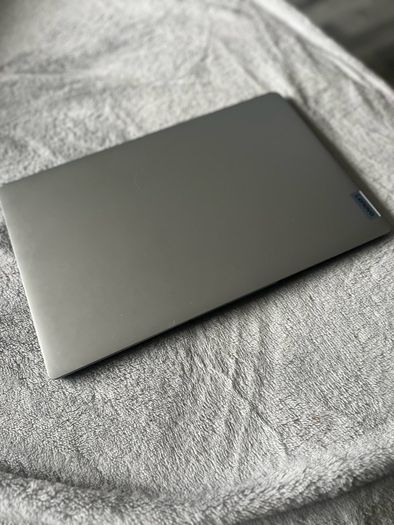 Lenovo ideapad 15,7