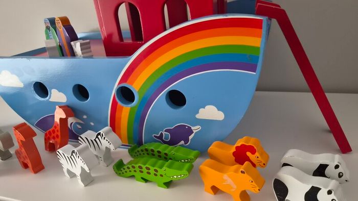 Kids Noahs Ark wooden plays etc- Large