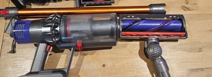 Dyson V10 Absolute +