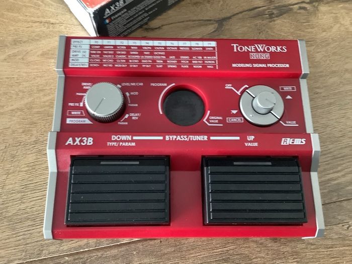 Korg AX3B Toneworks Bass modelling processor