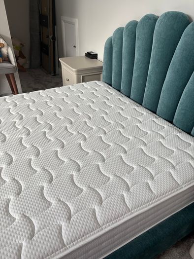 King size bed with brand new mattress