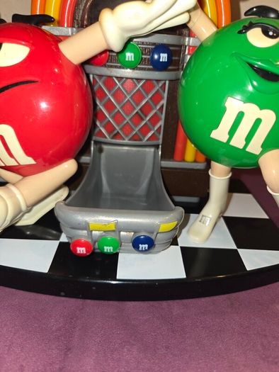 M&M's Rock 'n Roll Cafe Jukebox Candy Dispenser