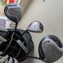 Set of adult golf clubs Image 5