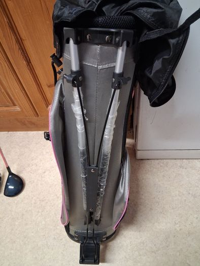 Golf Clubs. US Kids Golf Set.Left Handed .Age 7 To 8 Years Old. Girls Set.. In As New Condition. Collect In Dublin Or Receive Via Post.