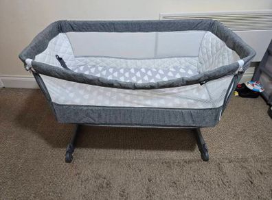 Babylo bedside