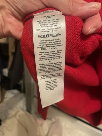 Uniglo jumper ( with receipt)