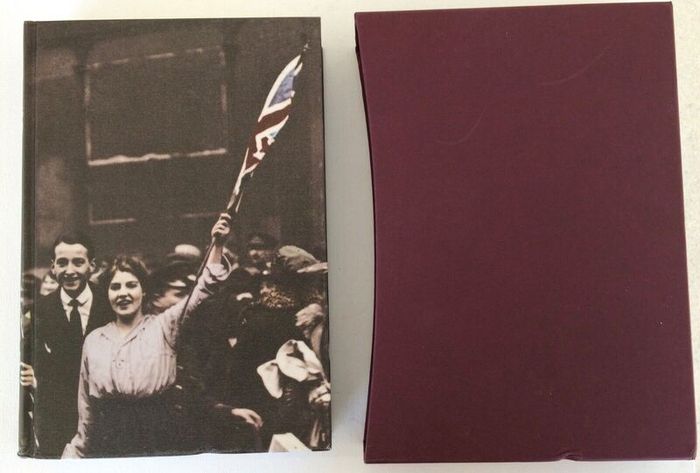 The Long Weekend - Robert Graves & Alan Hodge. Folio Society 2009