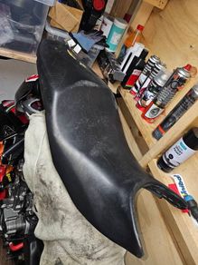 03-06 hornet 600 saddle