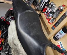 03-06 hornet 600 saddle