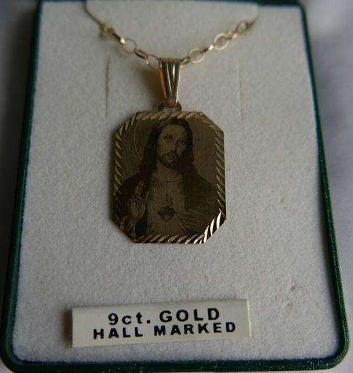 Vintage 9ct Yellow Gold 10Ct 417 Pendant and 9Ct 375 Necklace Sacred Heart Jesus Christ Pendant Necklace, Catholic Jewelry Gift, Religious Gift 4.4g